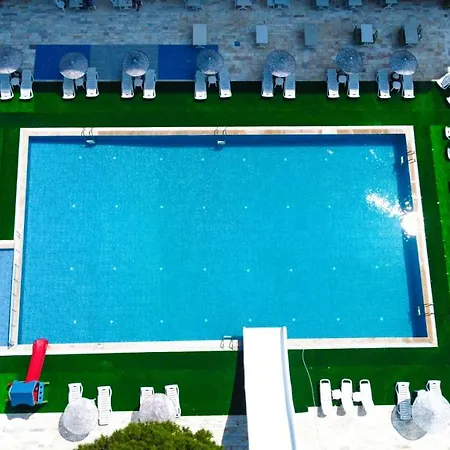 First Class Szálloda